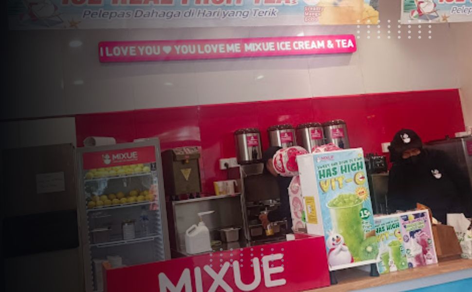 Tahun 2020, Mixue membuka cabang pertamanya di Indonesia. Kini, masyarakat Demak pun dapat menikmati kelezatan es krim Mixue dengan mudah.